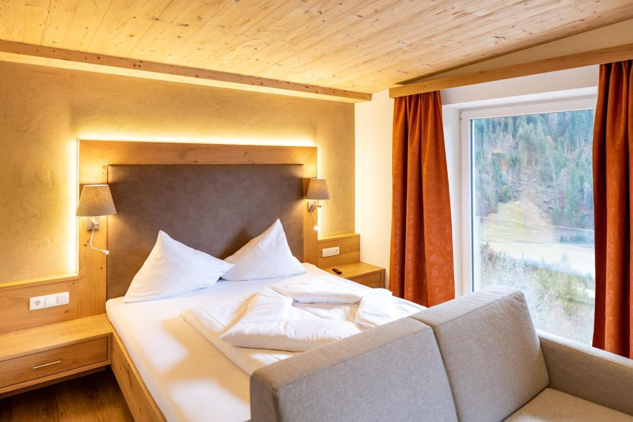 Hotel Tiroler Herz Hinterhornbach Bagian luar foto