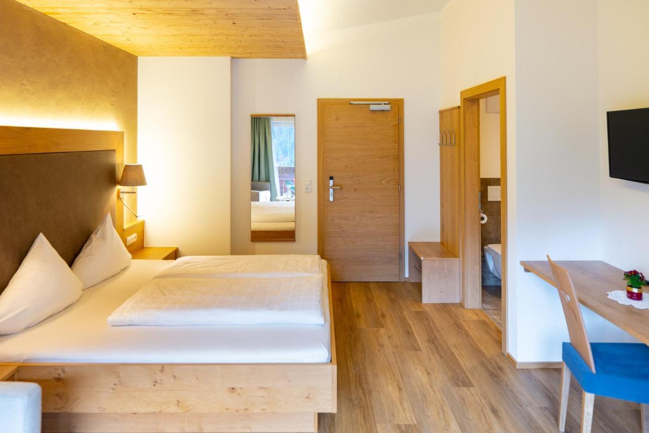 Hotel Tiroler Herz Hinterhornbach Bagian luar foto