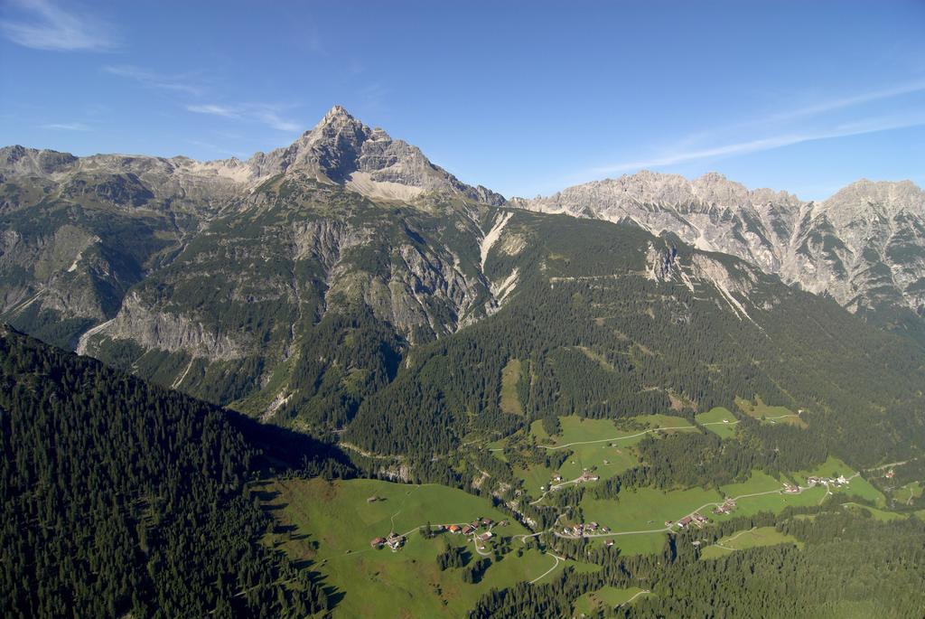 Hotel Tiroler Herz Hinterhornbach Bagian luar foto