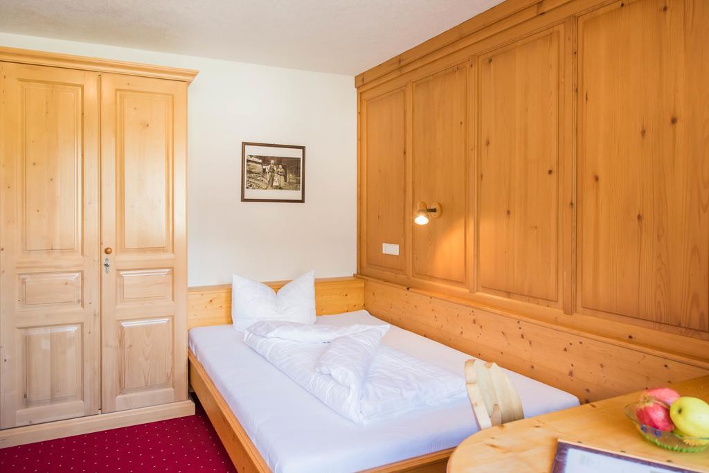 Hotel Tiroler Herz Hinterhornbach Bagian luar foto