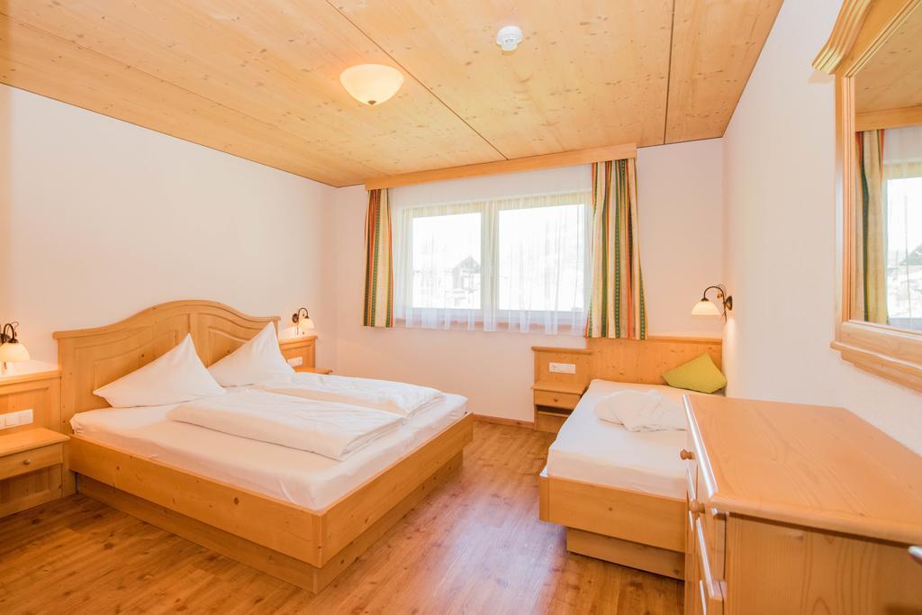 Hotel Tiroler Herz Hinterhornbach Bagian luar foto