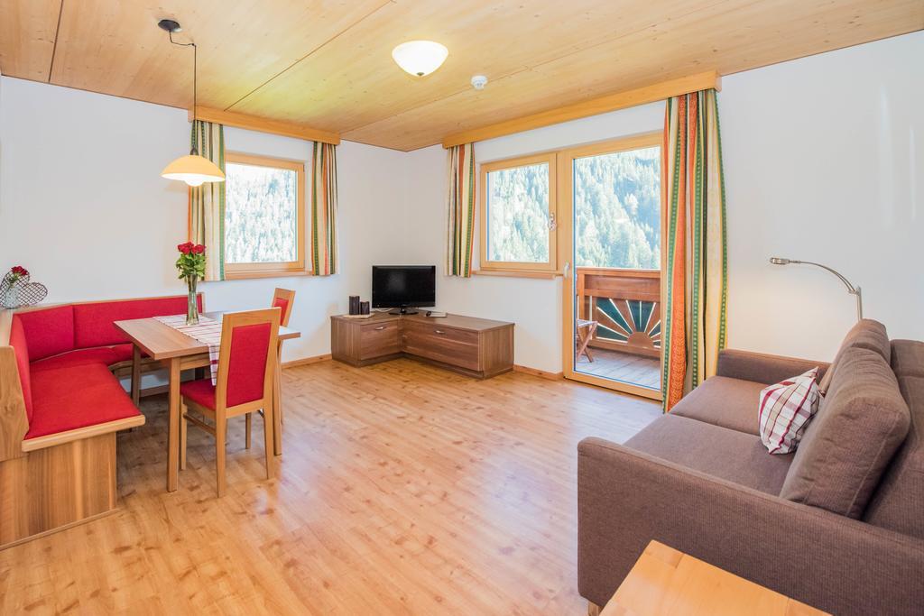 Hotel Tiroler Herz Hinterhornbach Bagian luar foto